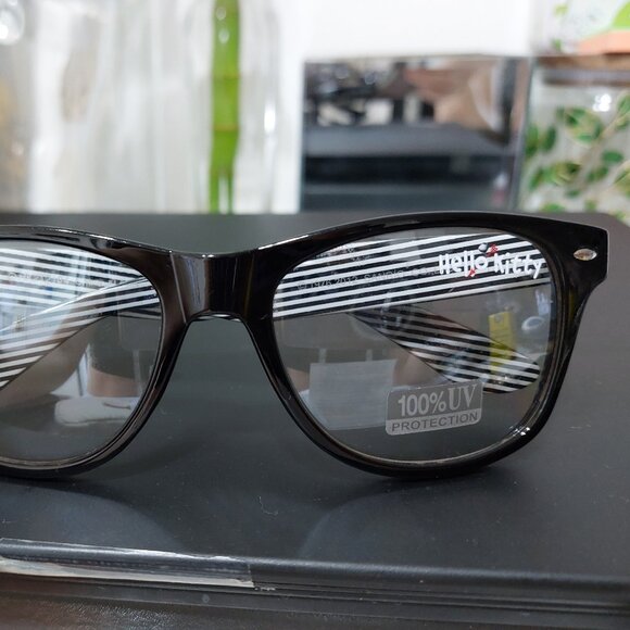Rare Discontinued Clear HELLO KITTY UV Protection Sunglasses Black Frame - Picture 6 of 13